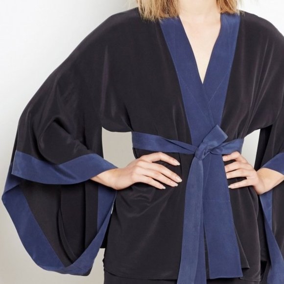 Equipment Tops - Equipment Elias Silk Kimono Black Navy Contrast